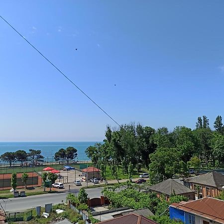 Apartment Near Sea Suchumi Zewnętrze zdjęcie